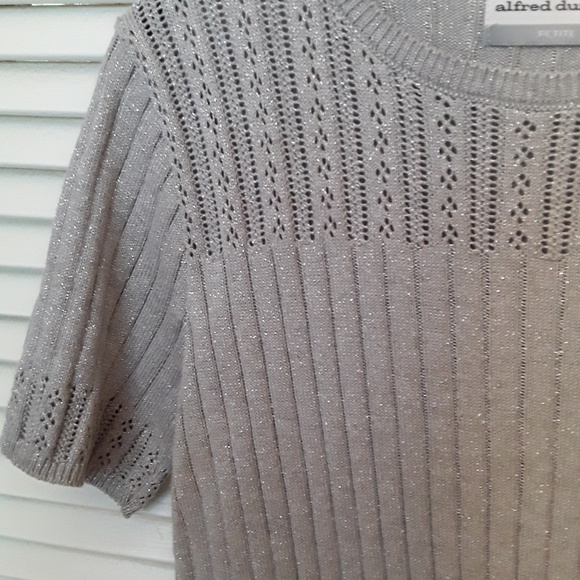 SWEATER   Great for the holidays   Worn Once   PS - Picture 2 of 4